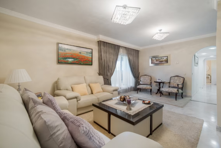 3 bedroom penthouse close to the beach and port