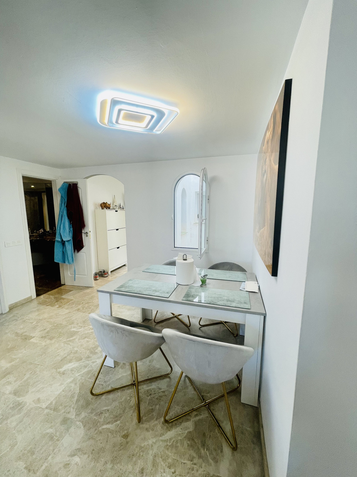 3 bed  apartment, walking distance to Centro Plaza & Puerto Banus