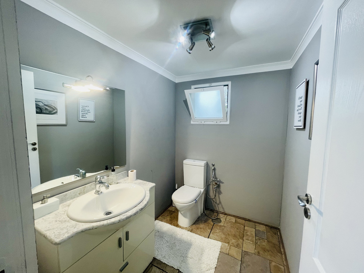 3 bed  apartment, walking distance to Centro Plaza & Puerto Banus