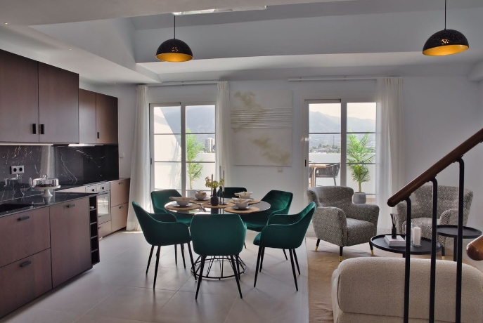 3 bedrooms, 3 baths, Penthouse Duplex in Nueva Andalucía