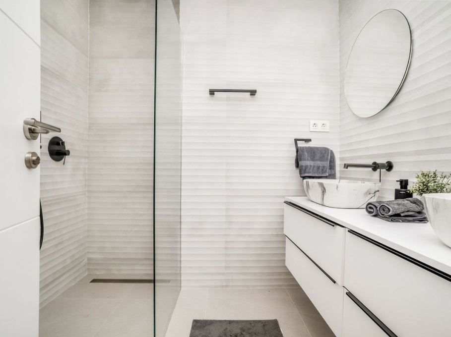 Stunning Three Bedroom Apartment in Marbella