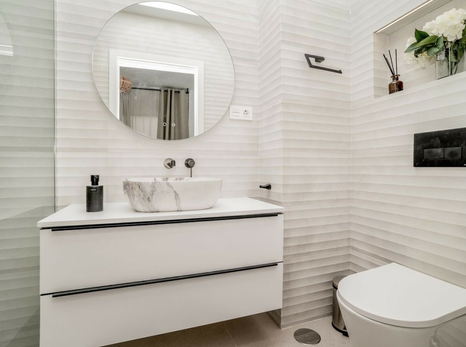 Stunning Three Bedroom Apartment in Marbella