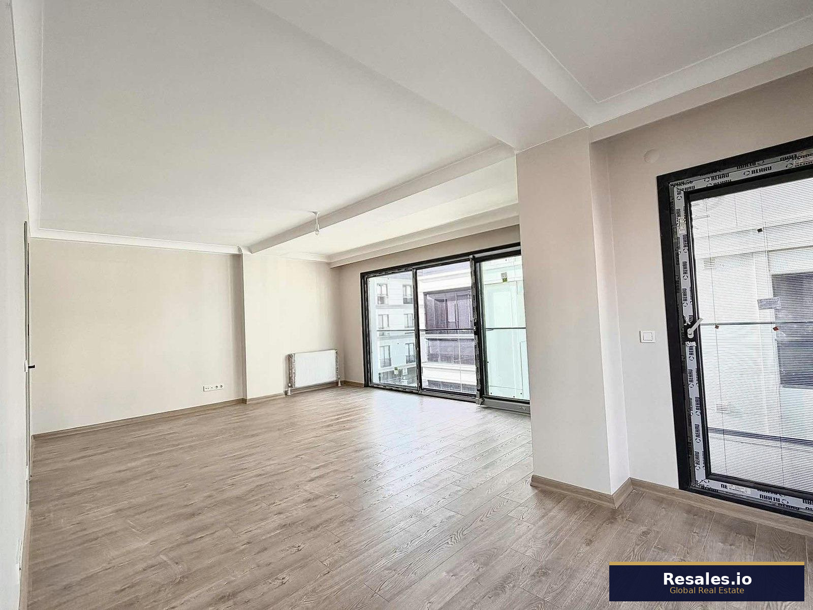 Acıbadem Caddesi Üzerinde — 3+1 Daire Satılık