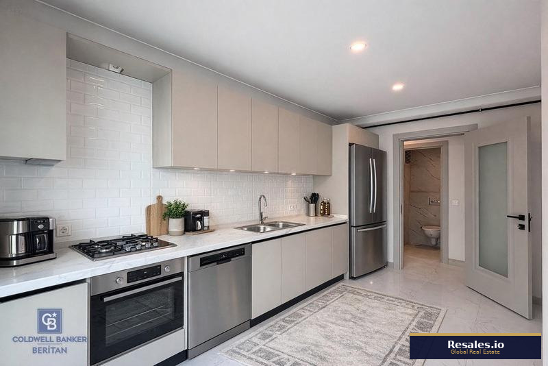 Acıbadem Caddesi Üzerinde — 3+1 Daire Satılık