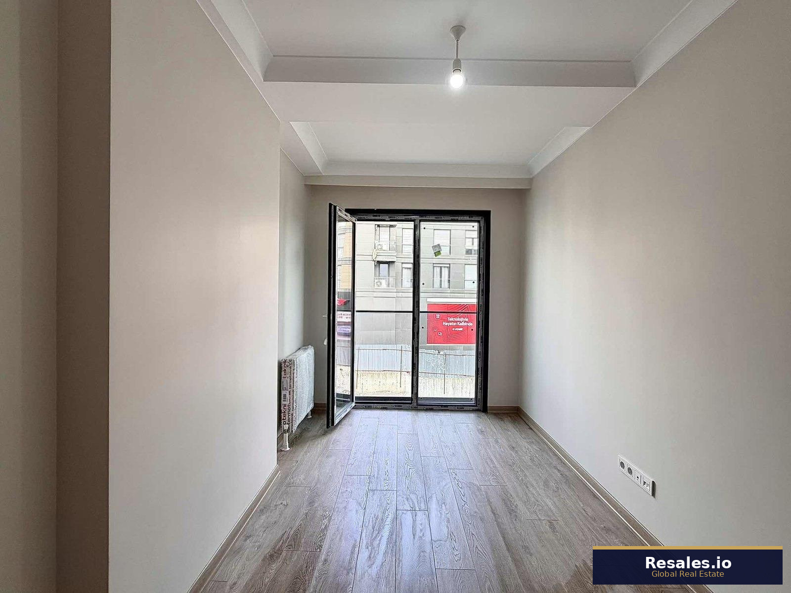 Acıbadem Caddesi Üzerinde — 3+1 Daire Satılık