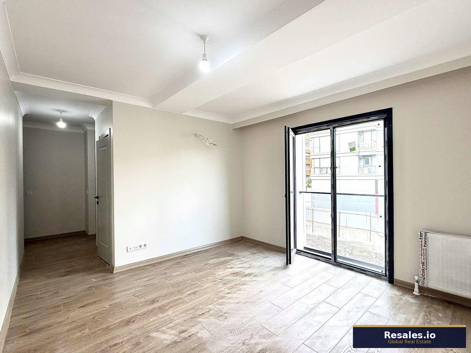 Acıbadem Caddesi Üzerinde — 3+1 Daire Satılık