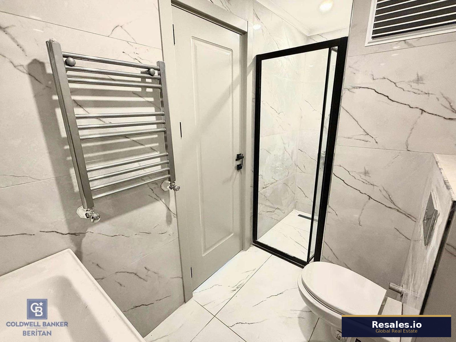 Acıbadem Caddesi Üzerinde — 3+1 Daire Satılık