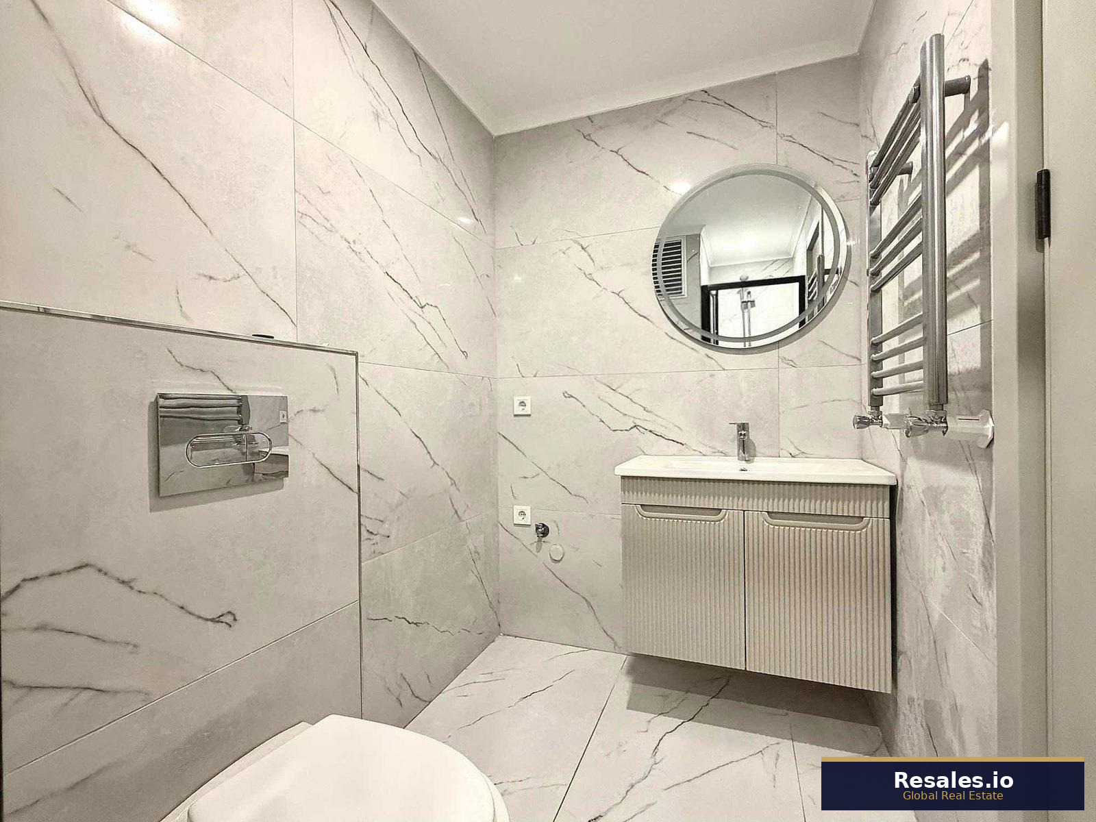 Acıbadem Caddesi Üzerinde — 3+1 Daire Satılık