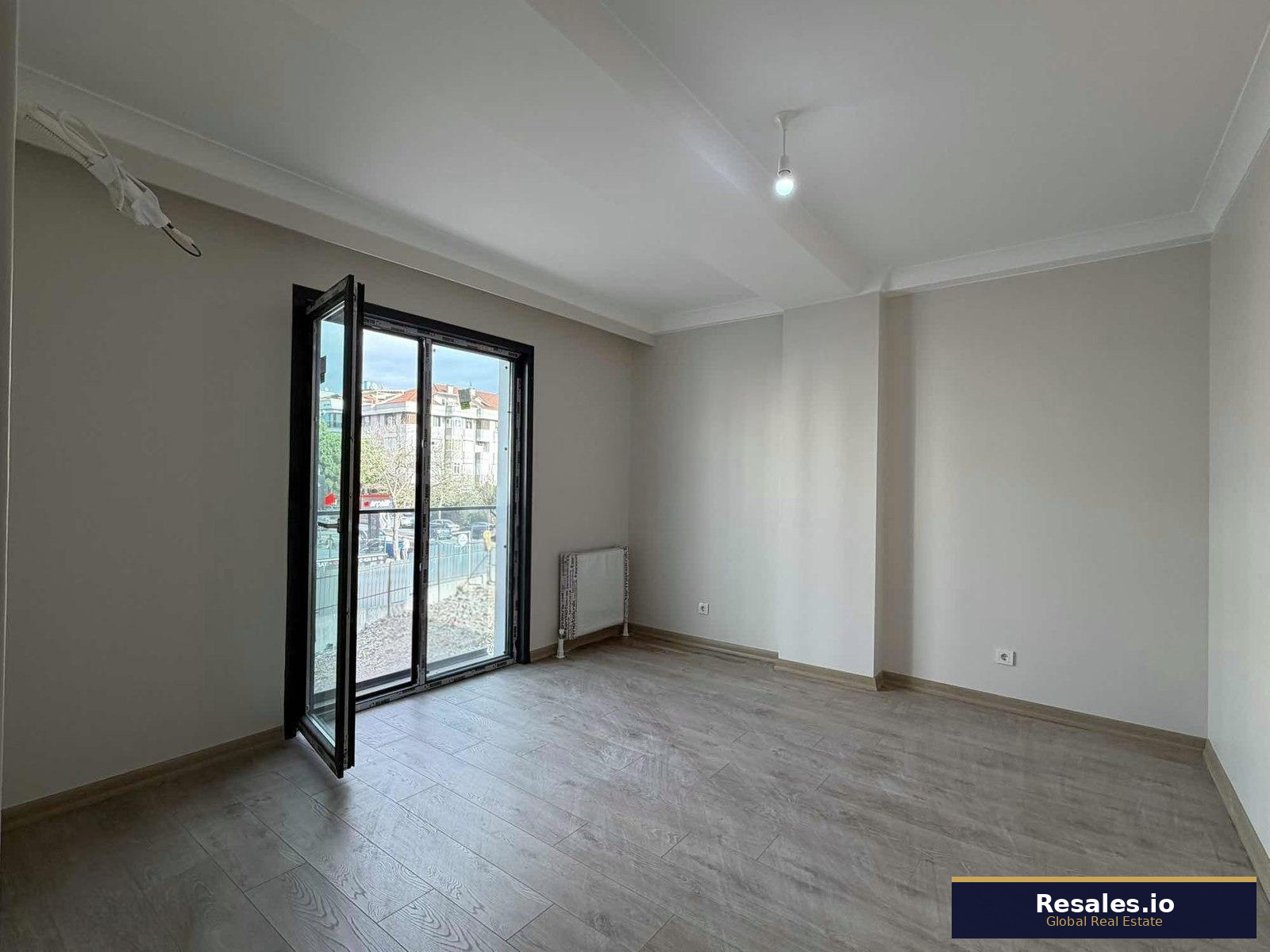 Acıbadem Caddesi Üzerinde — 3+1 Daire Satılık