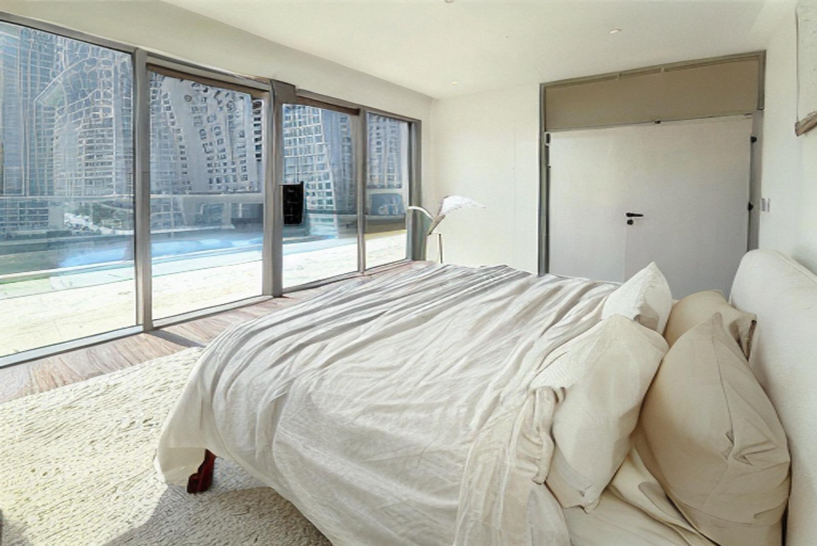 Elevated Luxury Living: Renovated Duplex with Waterfront Views in Dubai Marina