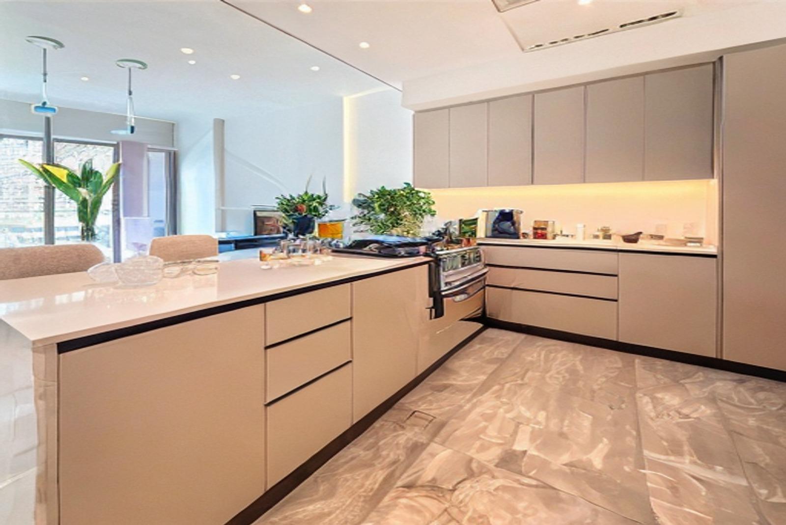 Elevated Luxury Living: Renovated Duplex with Waterfront Views in Dubai Marina