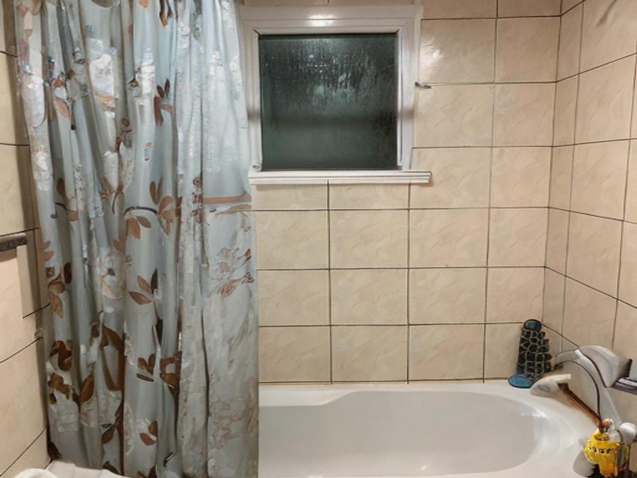 Luxury High-Floor Apartment at Marina Pinnacle, Dubai Marina - Fully Furnished and Vacant with Negotiable Terms