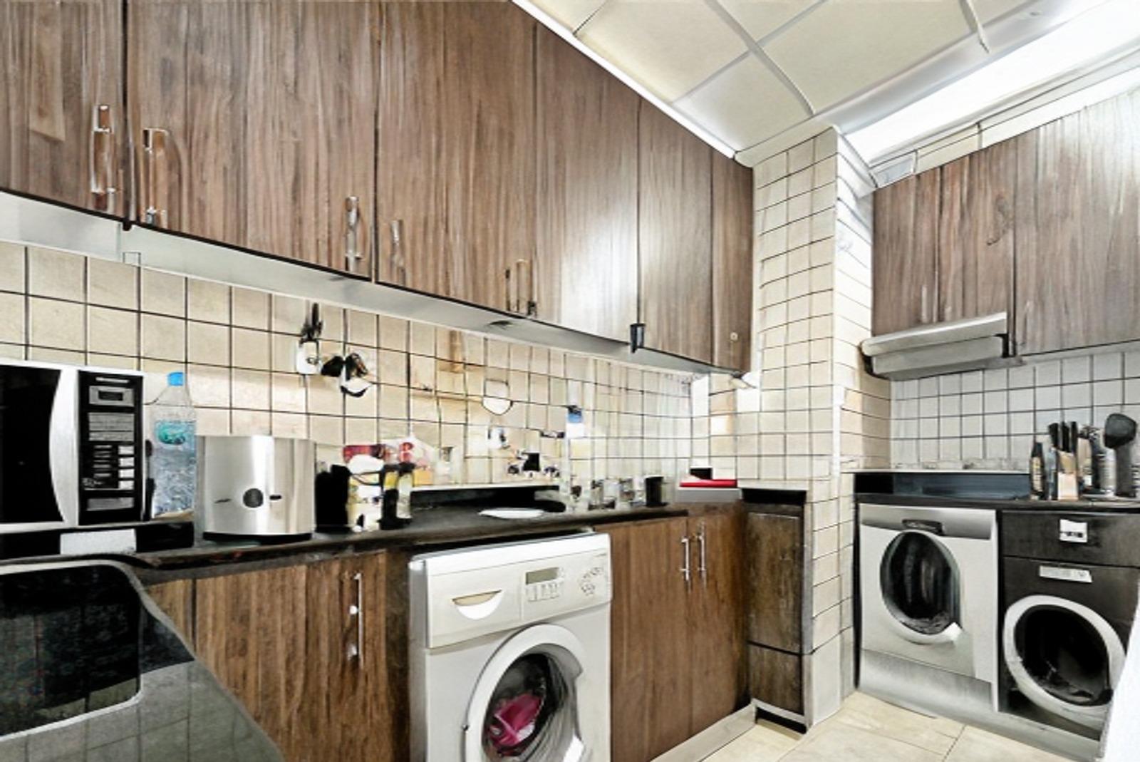 Spacious 1-Bedroom Apartment with Partial Sea Views on a High Floor in Elite Residence, Dubai Marina