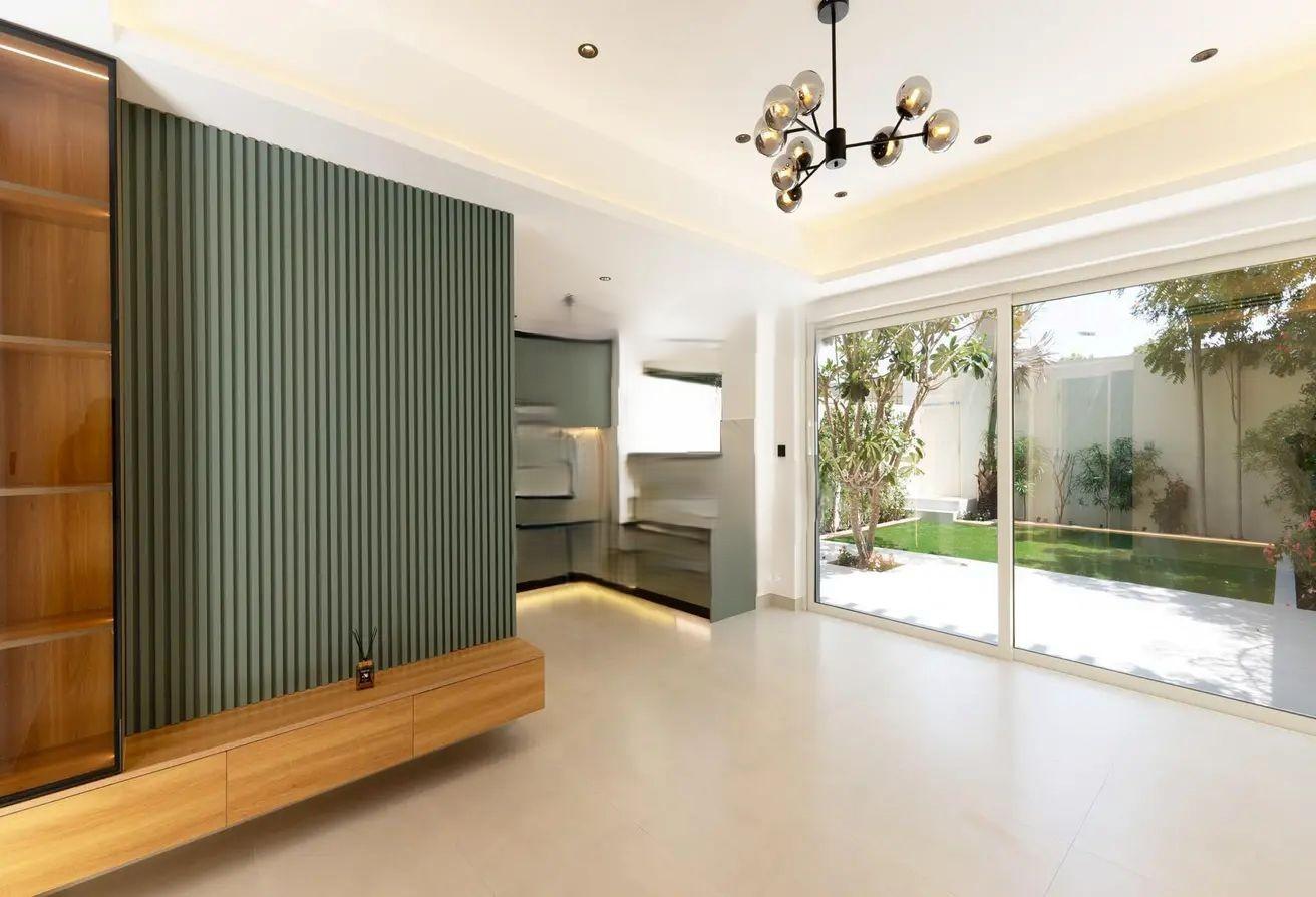 Fully Upgraded 3 Bedroom Villa for Sale in Springs 3