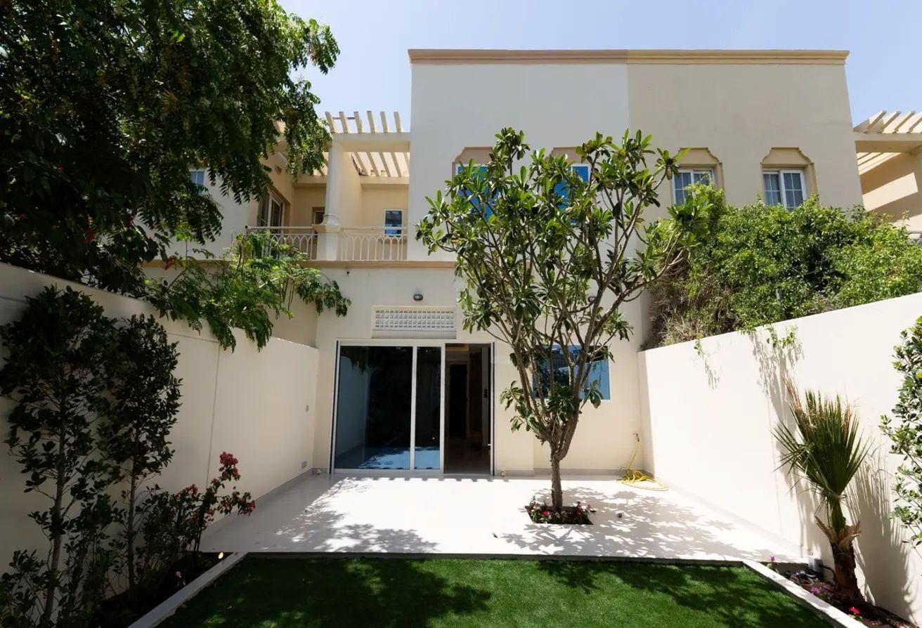 Fully Upgraded 3 Bedroom Villa for Sale in Springs 3