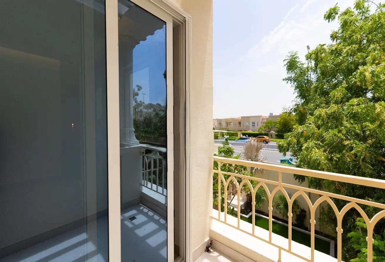 Fully Upgraded 3 Bedroom Villa for Sale in Springs 3