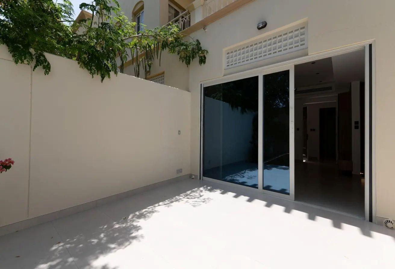 Fully Upgraded 3 Bedroom Villa for Sale in Springs 3