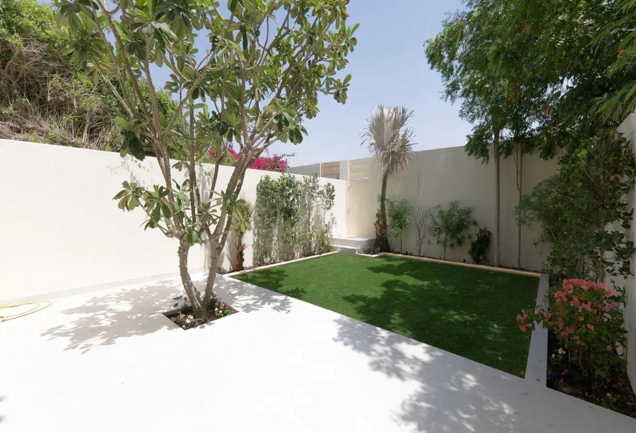 Fully Upgraded 3 Bedroom Villa for Sale in Springs 3