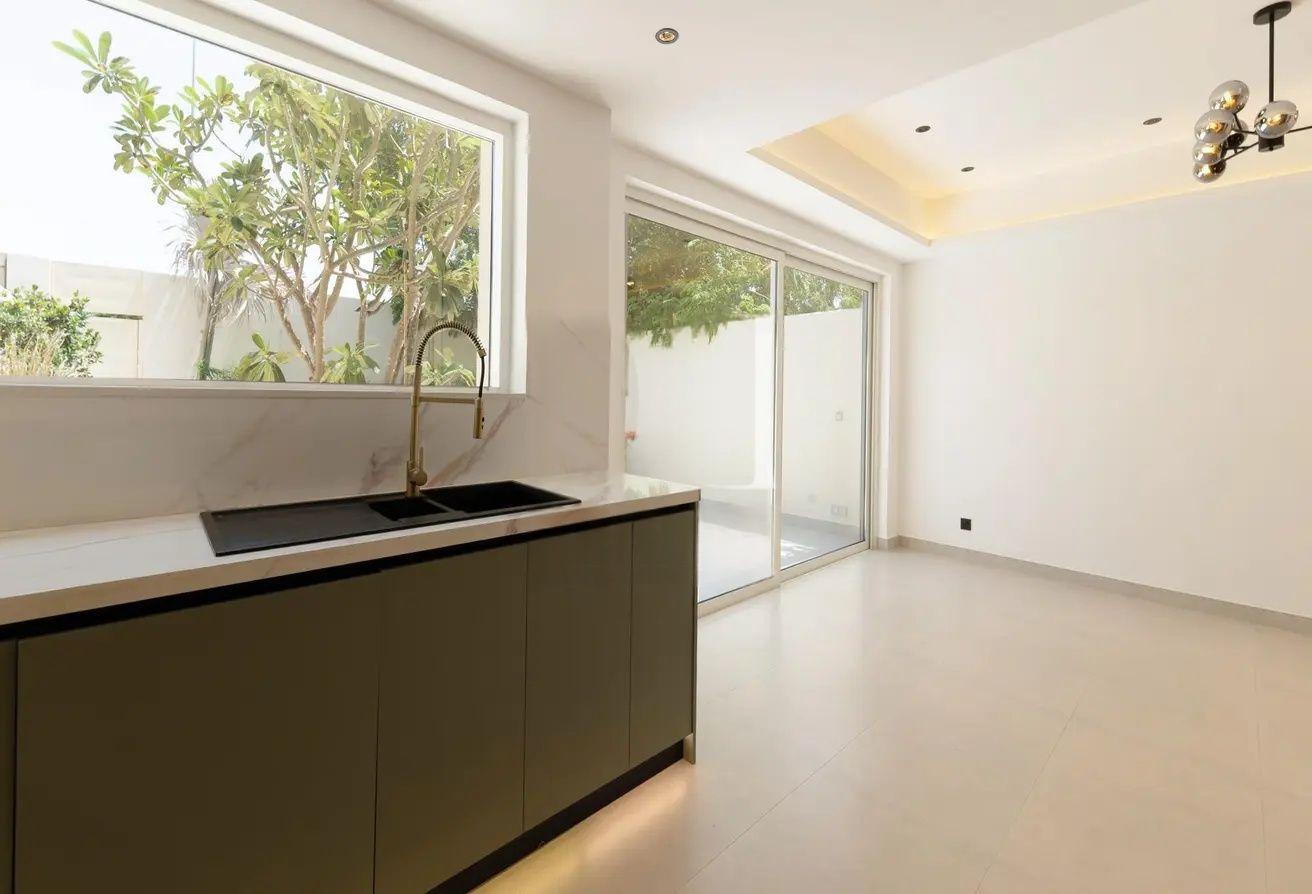 Fully Upgraded 3 Bedroom Villa for Sale in Springs 3