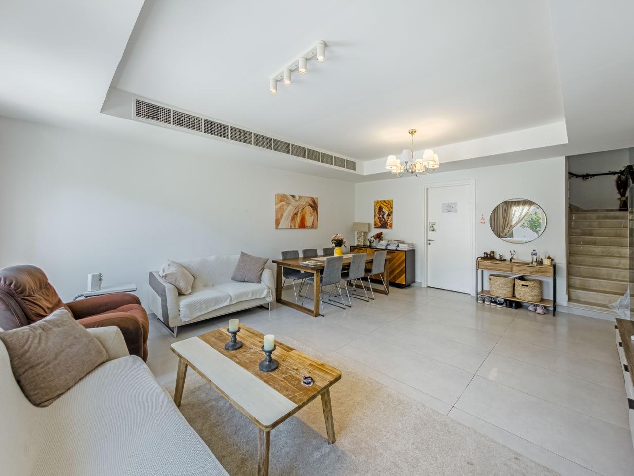 Upgraded 3 Bedroom + Study Room Villa for Sale in Springs 8