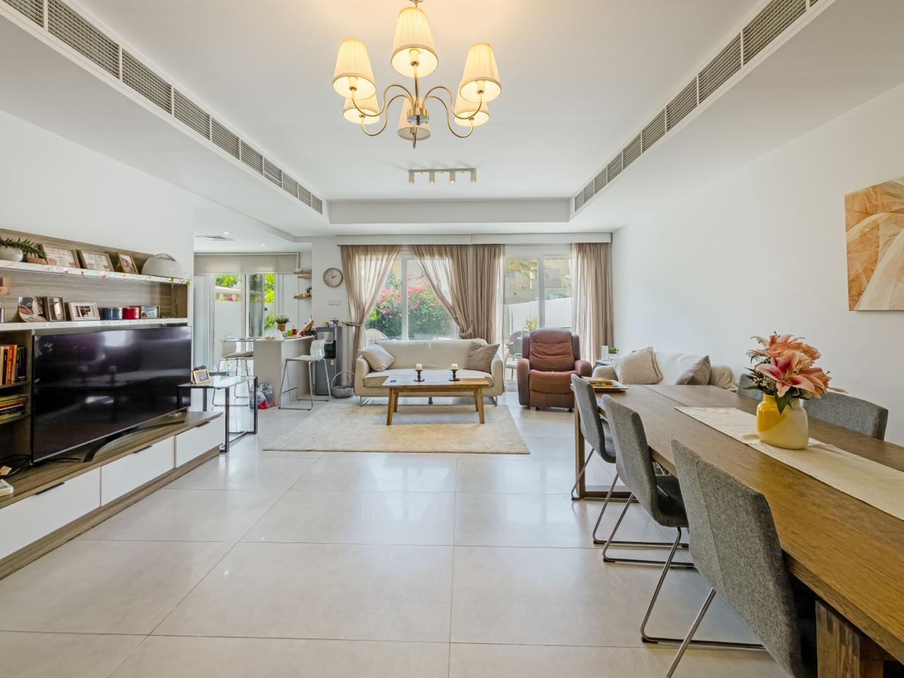 Upgraded 3 Bedroom + Study Room Villa for Sale in Springs 8
