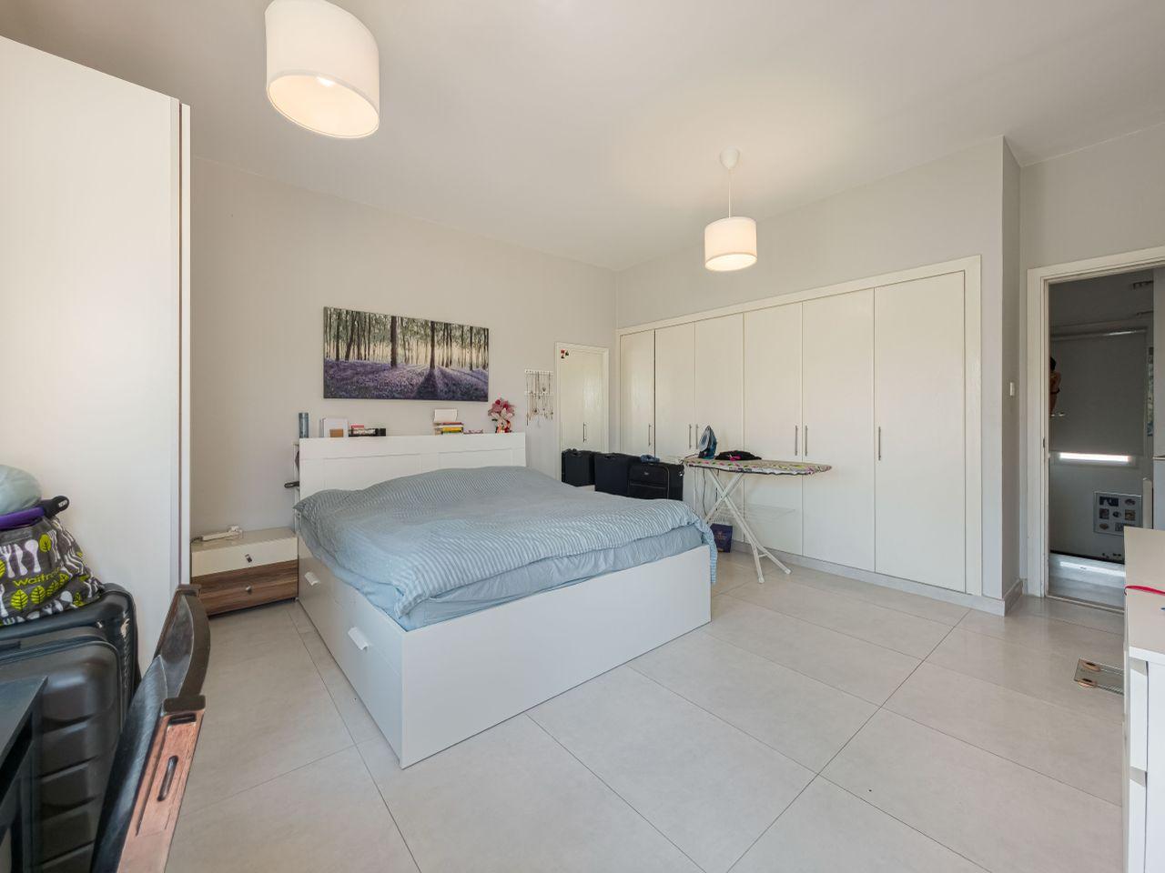 Upgraded 3 Bedroom + Study Room Villa for Sale in Springs 8