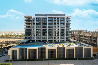 Stunning Fully Upgraded & Furnished 2 Bedroom Apartment in Sway Residence